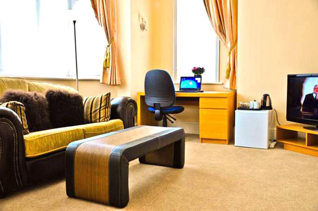 Gatwick Inn Hotel - For A Peaceful Overnight Stay Horley Exteriör bild