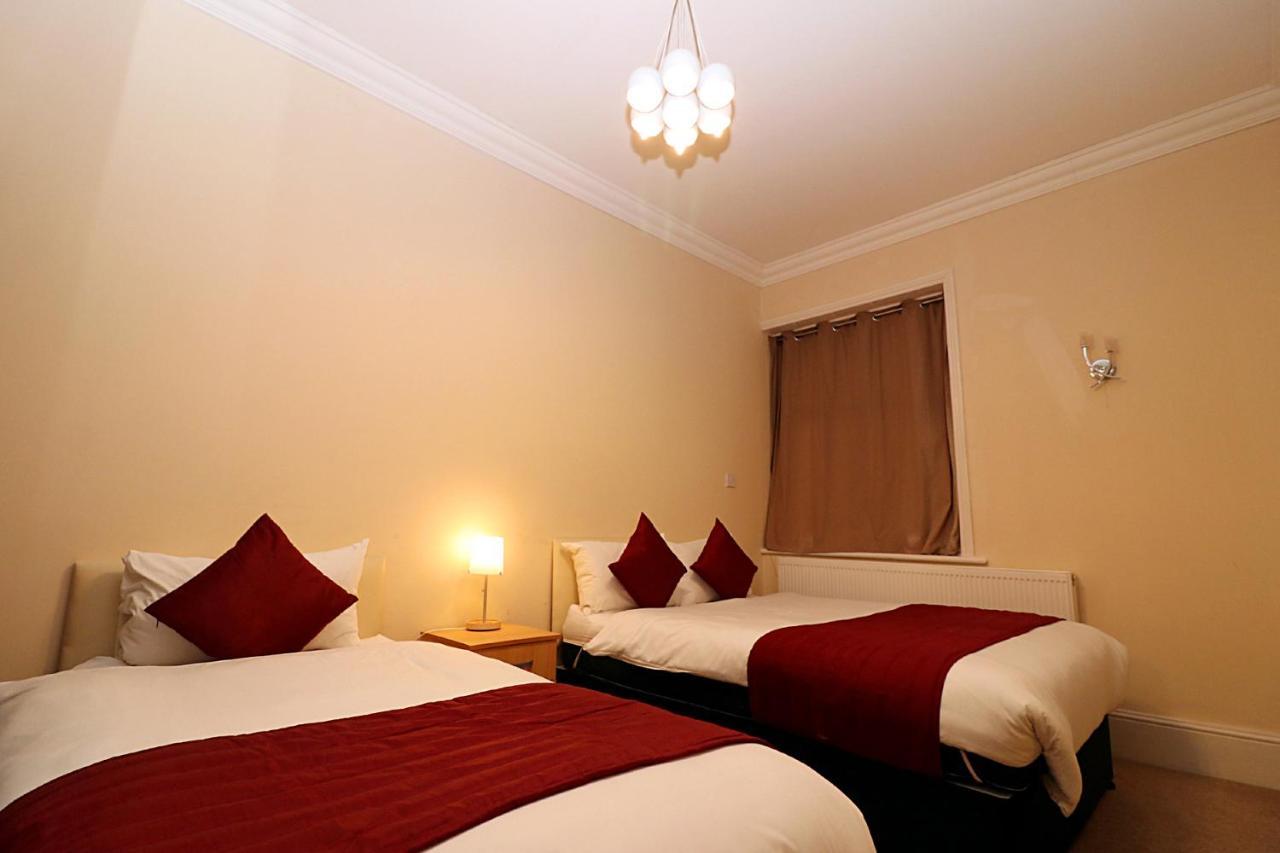 Gatwick Inn Hotel - For A Peaceful Overnight Stay Horley Exteriör bild