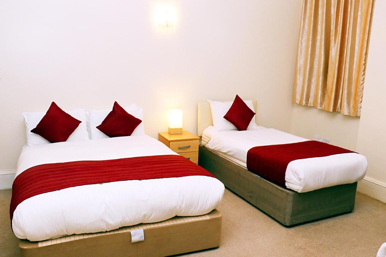 Gatwick Inn Hotel - For A Peaceful Overnight Stay Horley Exteriör bild